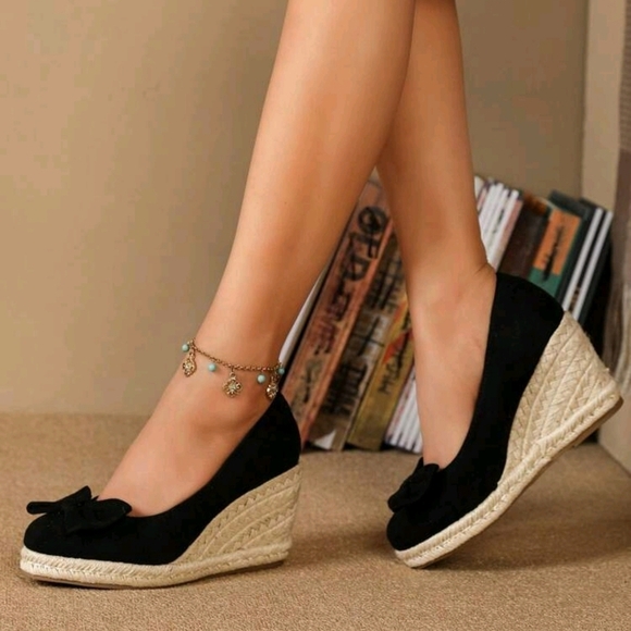 Women's Minimalist Ankle Strap Espadrille Sandals, Vacation Black - Picture 2 of 6